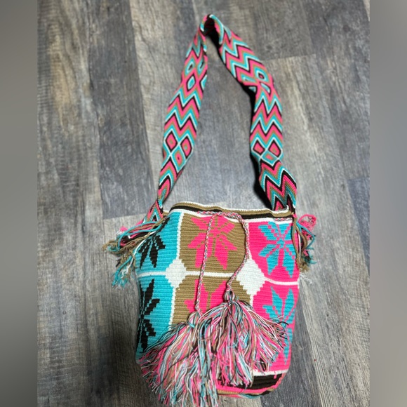 Wayuu Colombian tribe hand made “mochila” Crossbody bag - Picture 5 of 6